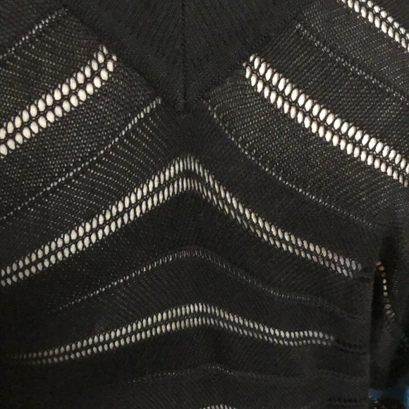 NEW bebe Cold shoulder batwing delicate sweater S - Picture 2 of 10